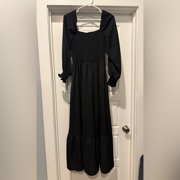 Dresses & Skirts - Black Long Sleeve Smocked Bodice Maxi Dress